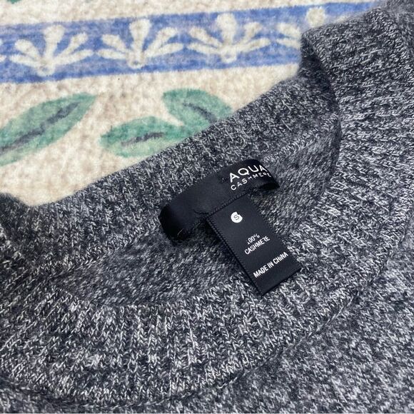 Like New💖 100% Cashmere Black Marled Sweater Size Small - Picture 2 of 4